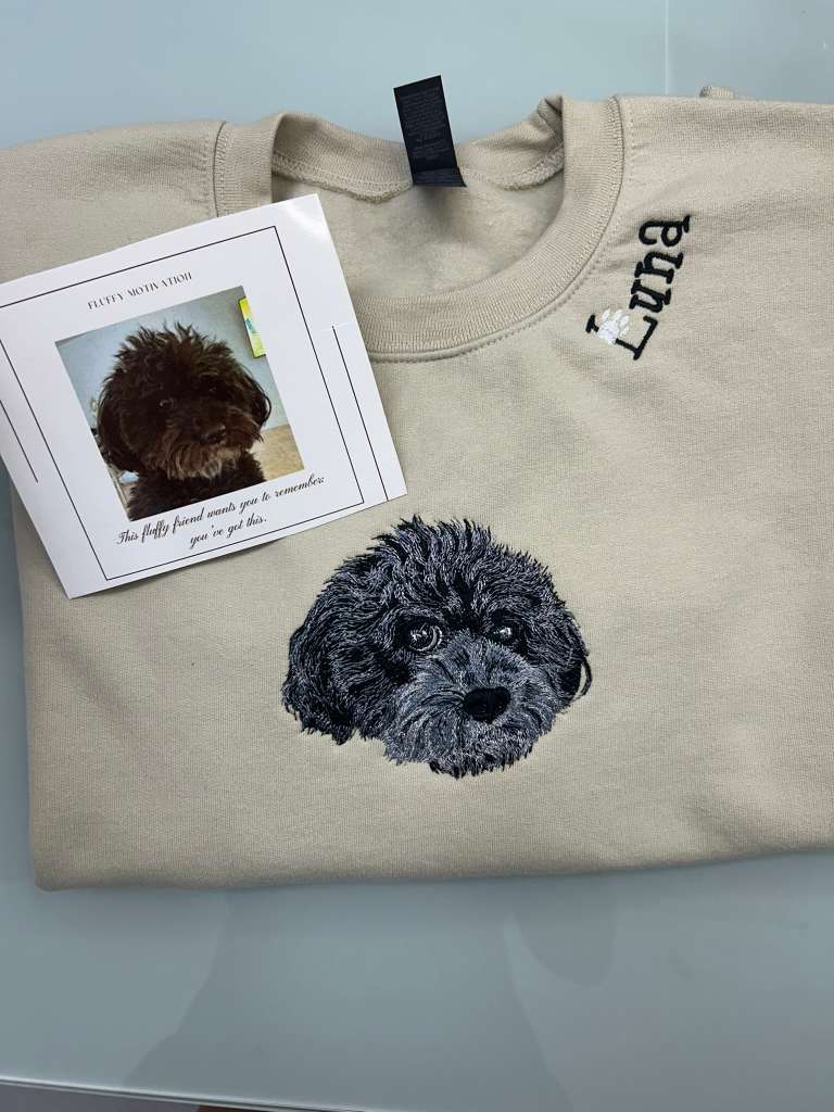 Luna Embroidery Center Pet Portrait + Collar Name Detail